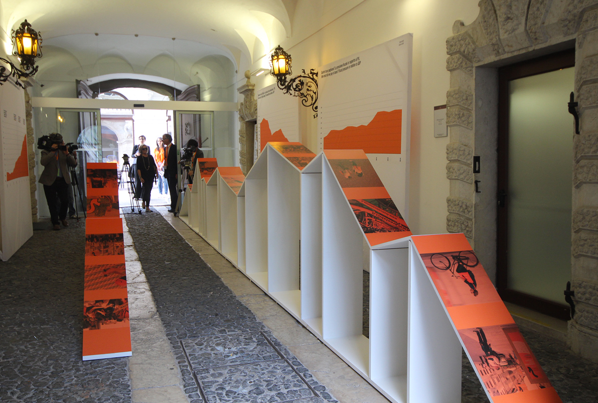 2016_10-anni-di-Festival-economia_Exhibition_02