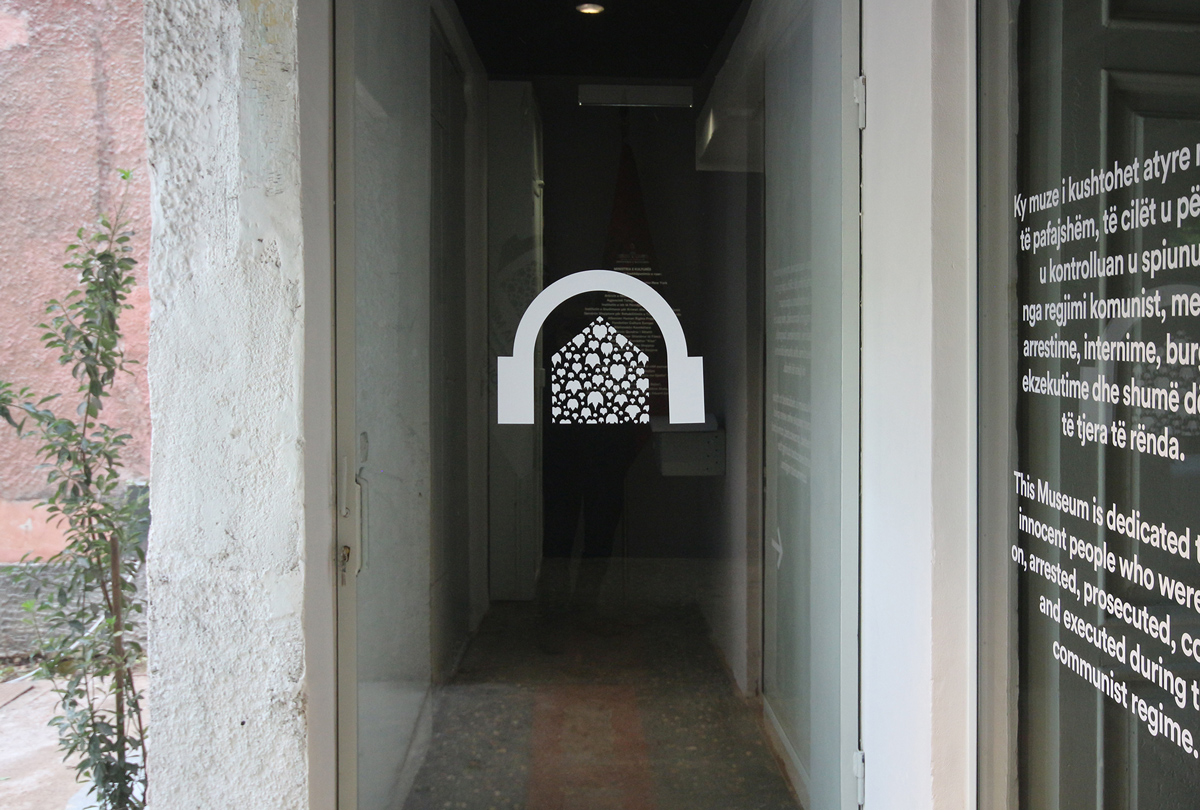 2016_The-House-of-Leaves_Exhibition_14