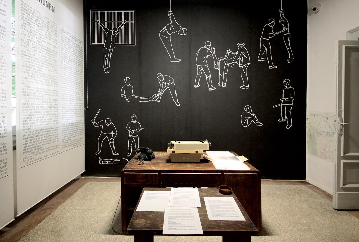 2016_The-House-of-Leaves_Exhibition_17